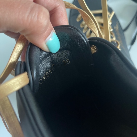 D&G Sneakers - Picture 3 of 15